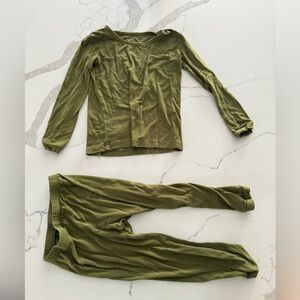 Kyte Baby Toddler Green Pajamas. Size 3T.